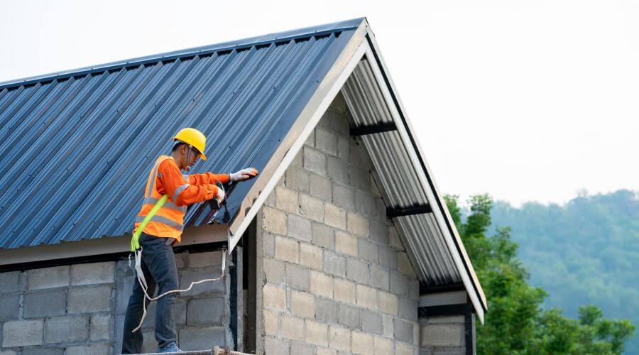 Expert Emergency Roof Repairs services in Deerfield, KS